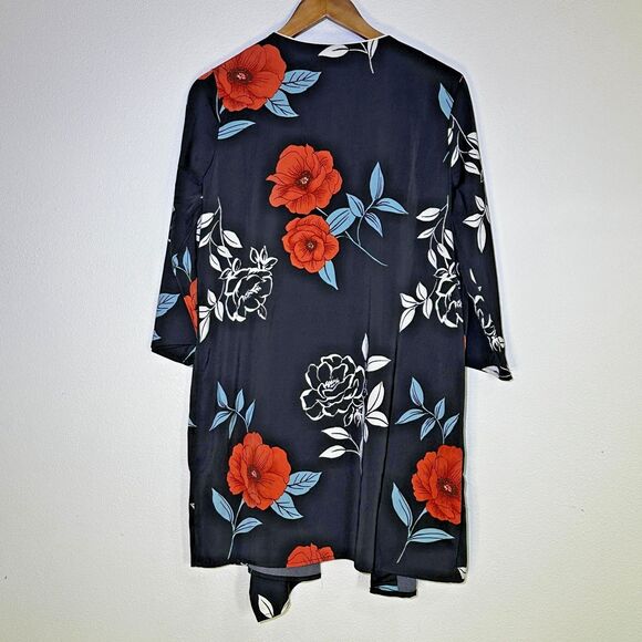 Forever 21 Kimono Top Black Satin Rare Oriental Japanese Flower size Medium NWT - Picture 2 of 10